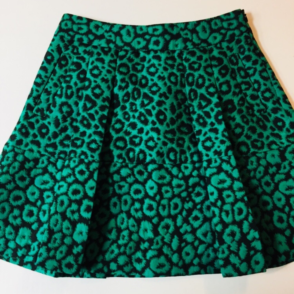 Banana republic pleated skirt size 2 career